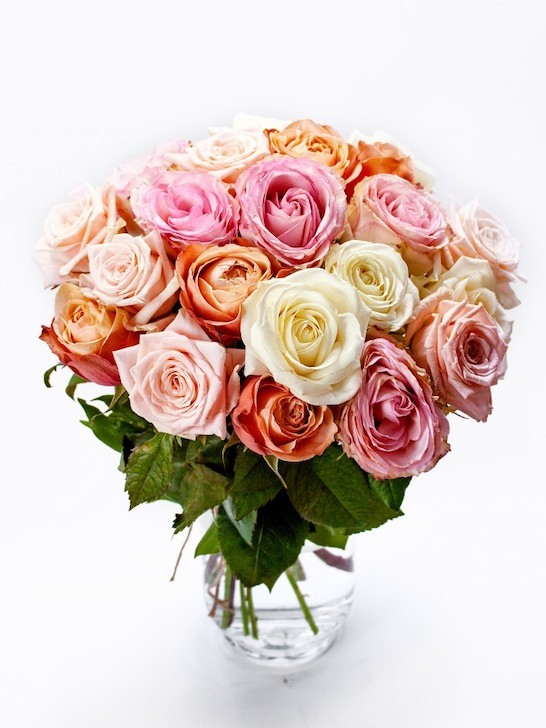 Букет «София» из ассорти нежных роз &mdash; Городской букет