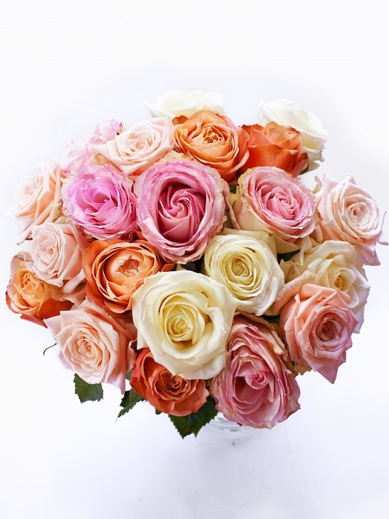 Букет «София» из ассорти нежных роз &mdash; Городской букет