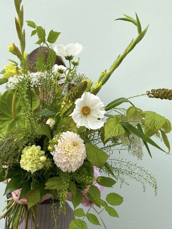 Букет в природном стиле «Сон в летнюю ночь» &mdash; Городской букет