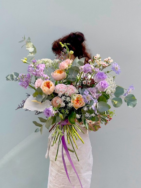 Невесомый букет «Лавандовые облака» &mdash; Городской букет