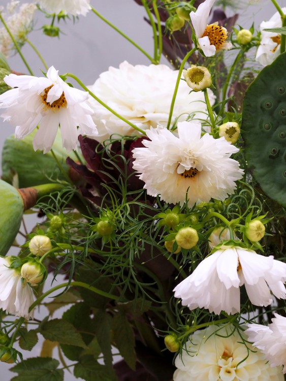 Интерьерная композиция в бело-фисташковой гамме &mdash; Городской букет