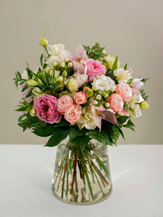 Букет «Аделина» в нежно-розовой романтической гамме &mdash; Городской букет