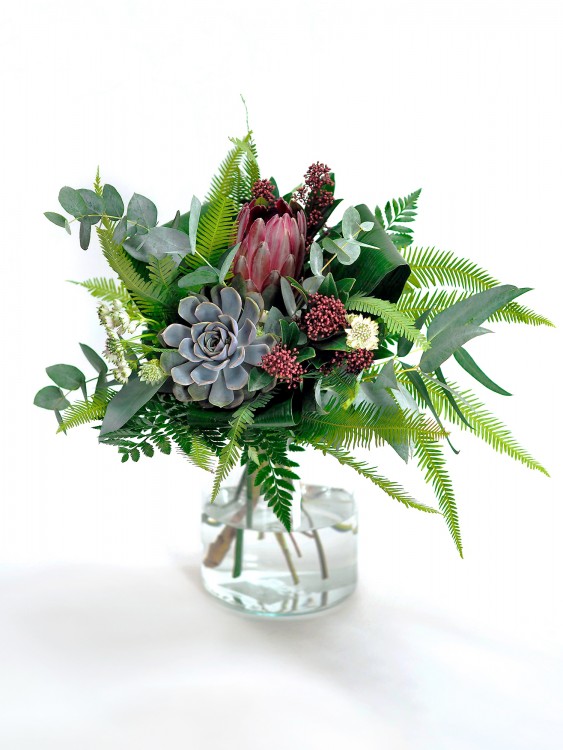 Букет «Руби» с Эхеверией и декоративной зеленью &mdash; Городской букет